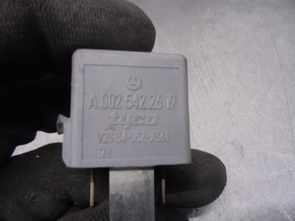 Relais A0025422619 Mercedes-Benz CLASE 3.0 CDI CAT