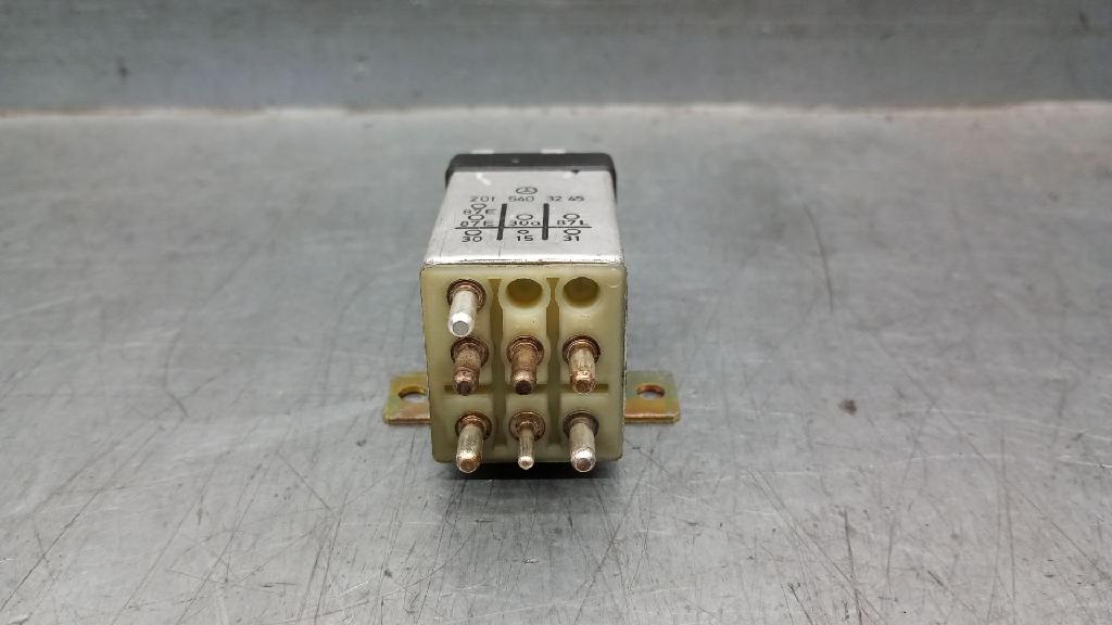 Relais 2015403245 Mercedes-Benz E (W124) Limousine 3.0 E-300D 24V (OM606.910)