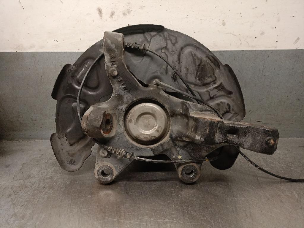 Achsschenkel Halter Rechts Vorne A4473300720 Mercedes-Benz VITO Furgoneta (W447) 114 CDI 4x4 (447.601, 447.603, 447.605)