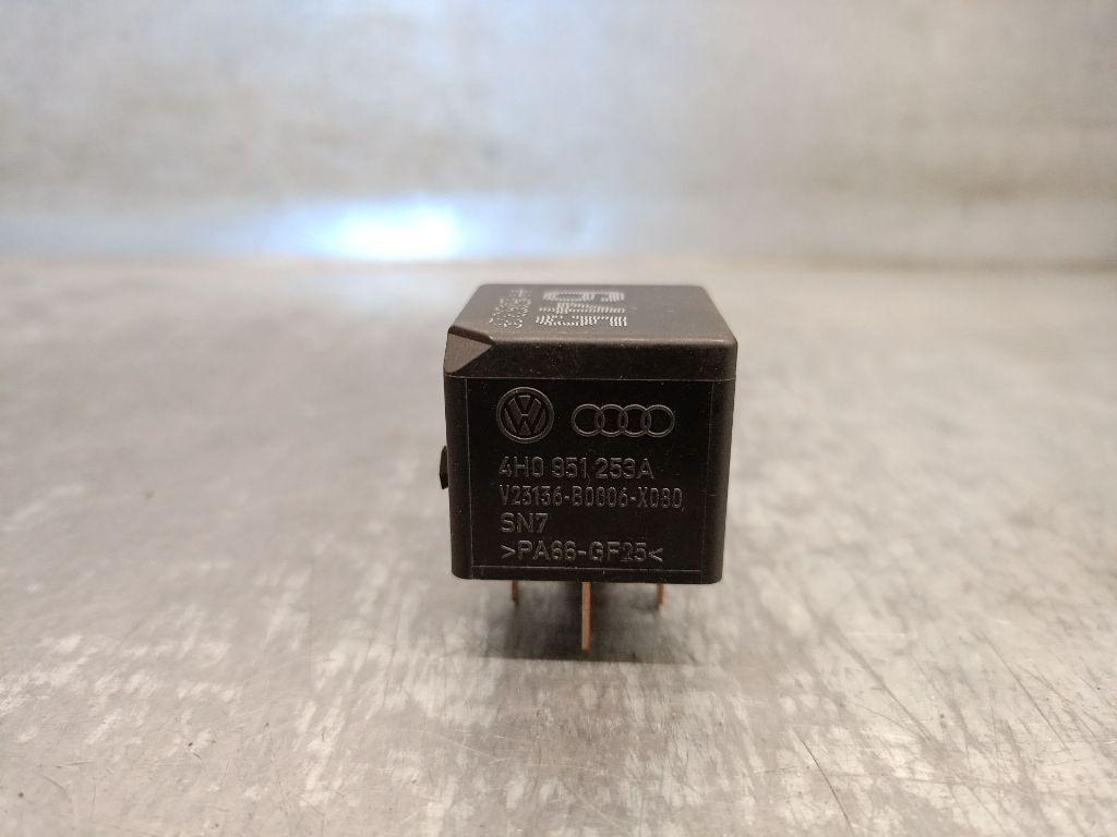 Relais 4H0951253A Volkswagen VII (5G1, BQ1, BE1, BE2) 1.4 GTE Hybrid