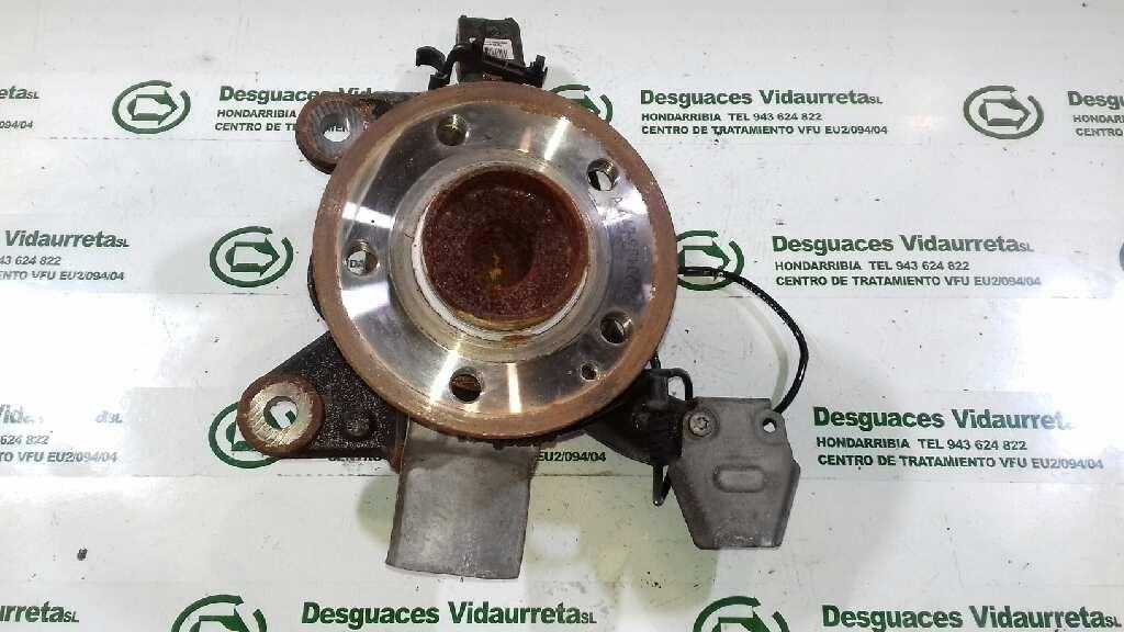 Achsschenkel Halter Rechts Vorne A4473300720 Mercedes-Benz CLASE V (W447) *