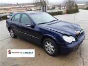 Fensterheber Mechan. Rechts Vorne A2037201646 Mercedes-Benz C (W203) Limousine 2.2 C-220 CDI 16V (OM611.962)