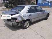 Fensterheber Mechan. Rechts Hinten A2027301846 Mercedes-Benz C (W202) Limousine 1.8 C-180 16V (M111.920) 1994