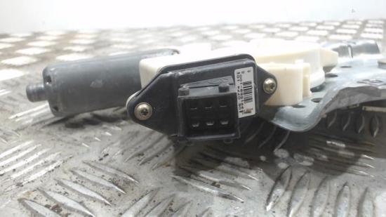 Fensterheber rechts vorne Toyota Corolla Liftback E12 6981002130 Bild Fensterheber rechts vorne Toyota Corolla Liftback E12 6981002130