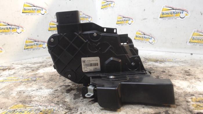 Klappenschlosszug Land Rover Discovery IV L319 6W8A21813AD