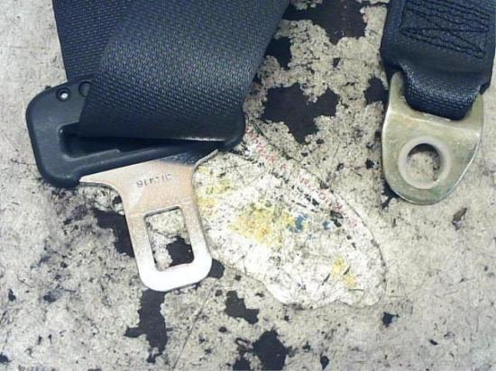 Sicherheitsgurt rechts hinten Toyota Corolla Liftback E12 Bild Sicherheitsgurt rechts hinten Toyota Corolla Liftback E12