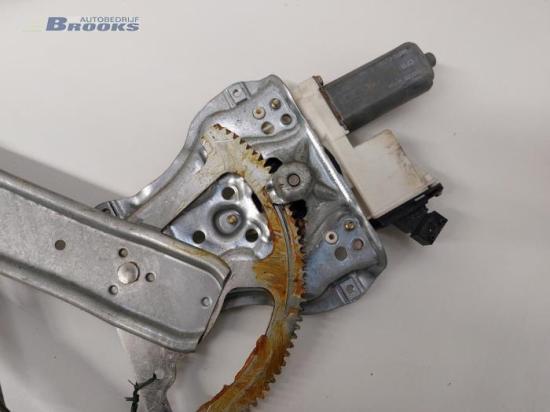 Fensterheber rechts vorne Toyota Corolla Liftback E12 6981002130 Bild Fensterheber rechts vorne Toyota Corolla Liftback E12 6981002130