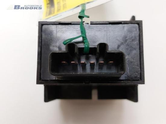 Schalter für Warnblinker Toyota Corolla Liftback E12 8433202090 Bild Schalter für Warnblinker Toyota Corolla Liftback E12 8433202090