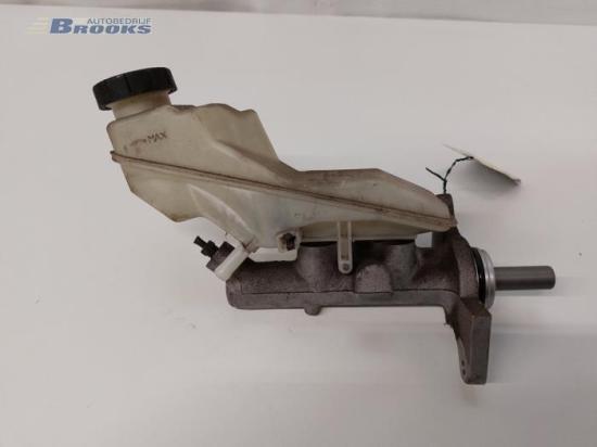 Hauptbremszylinder Toyota Corolla Liftback E12 4720109070 Bild Hauptbremszylinder Toyota Corolla Liftback E12 4720109070