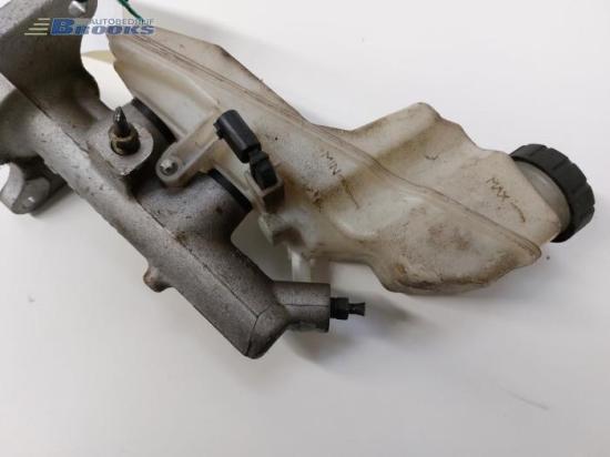 Hauptbremszylinder Toyota Corolla Liftback E12 4720109070 Bild Hauptbremszylinder Toyota Corolla Liftback E12 4720109070