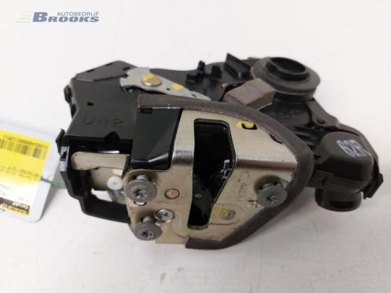 Klappenschlosszug Toyota Corolla Liftback E12 6975002060 Bild Klappenschlosszug Toyota Corolla Liftback E12 6975002060