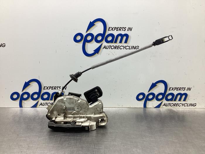 Klappenschlosszug VW Polo V 6R, 6C 5K1837015C Bild Klappenschlosszug VW Polo V 6R, 6C 5K1837015C