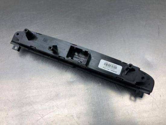 Schalter für Warnblinker Fiat Punto Evo Kasten/Schrägheck 199 735506948 Bild Schalter für Warnblinker Fiat Punto Evo Kasten/Schrägheck 199 735506948
