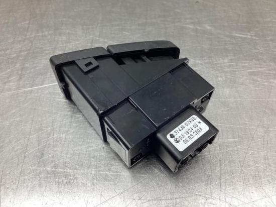 Schalter für Warnblinker Suzuki Splash EX 3743052K00 Bild Schalter für Warnblinker Suzuki Splash EX 3743052K00