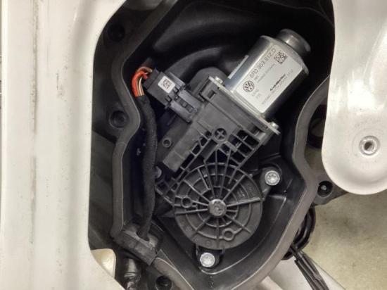 Fensterheber rechts hinten Seat Ibiza IV 6J 6R0959812D Bild Fensterheber rechts hinten Seat Ibiza IV 6J 6R0959812D