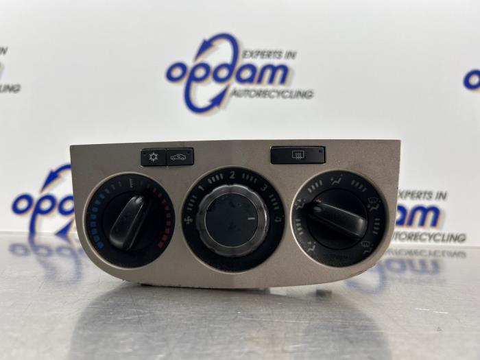 Heizungsbetätigung (Konsole) Opel Corsa D S07 5E094010