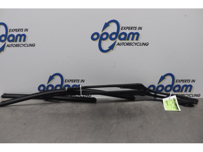 Wischerarm vorne BMW 3er Touring E91 Bild Wischerarm vorne BMW 3er Touring E91