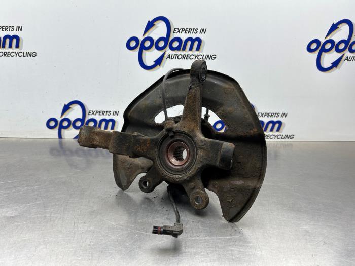 Achsschenkel links vorne Mercedes-Benz B-Klasse Sports Tourer W245 A1693300720