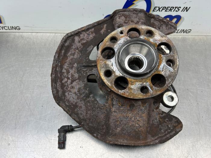 Achsschenkel links vorne Mercedes-Benz B-Klasse Sports Tourer W245 A1693300720