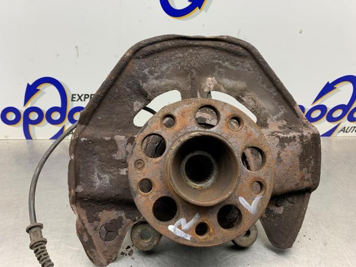 Achsschenkel rechts vorne Mercedes-Benz B-Klasse Sports Tourer W245 A1693300820