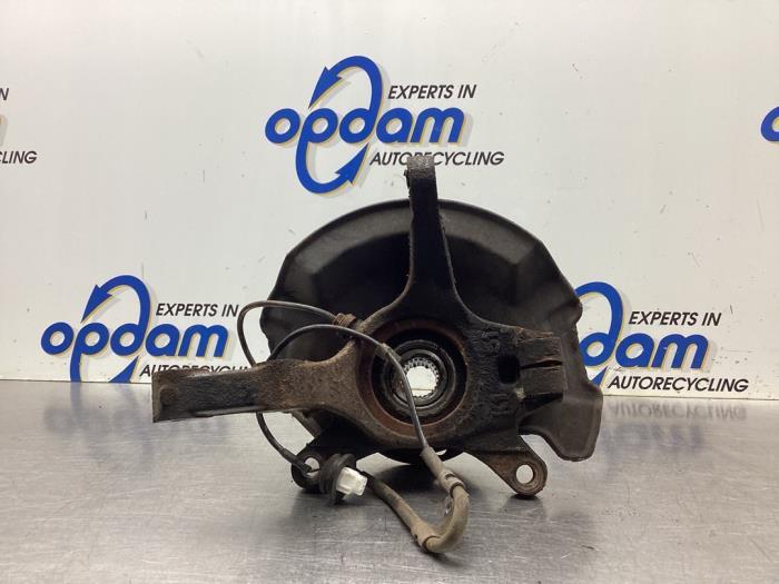 Achsschenkel rechts vorne Suzuki Splash EX 4511151K10 Bild Achsschenkel rechts vorne Suzuki Splash EX 4511151K10