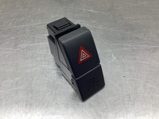 Schalter für Warnblinker Suzuki Splash EX 3743052K00 Bild Schalter für Warnblinker Suzuki Splash EX 3743052K00