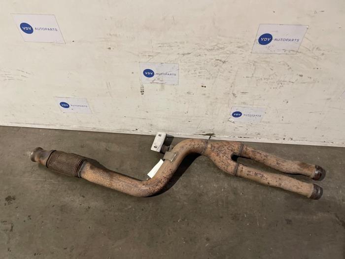 Flexibles Auspuffstück von einem Mercedes E-Klasse