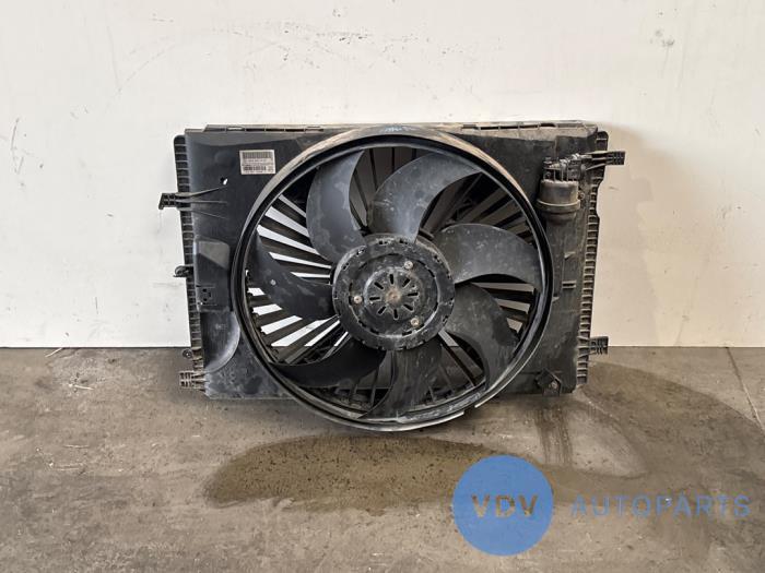 Motorkühlungslüfter von einem Mercedes CLS-Klasse