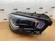 Scheinwerfer rechts von einem Mercedes CLA