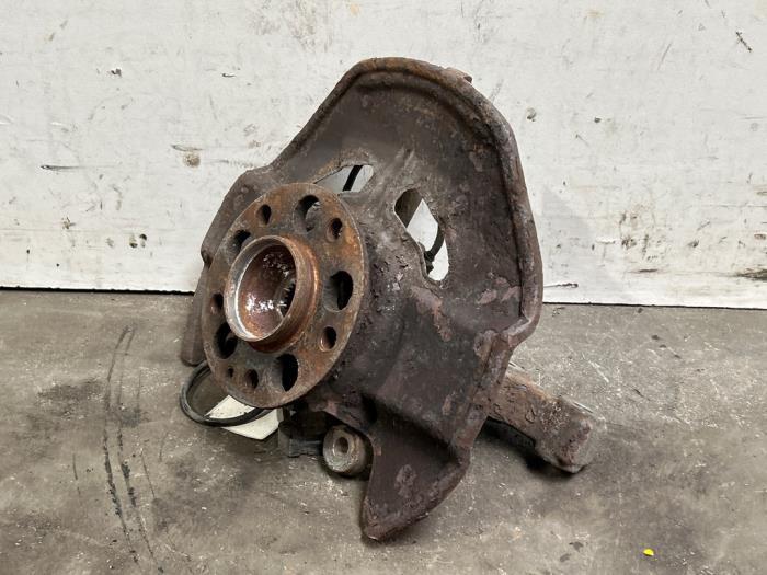 Achsschenkel links vorne von einem Mercedes B-Klasse