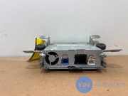 DVD Spieler von einem Mercedes E-Klasse