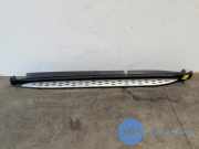 Schwelle links von einem Mercedes GLE