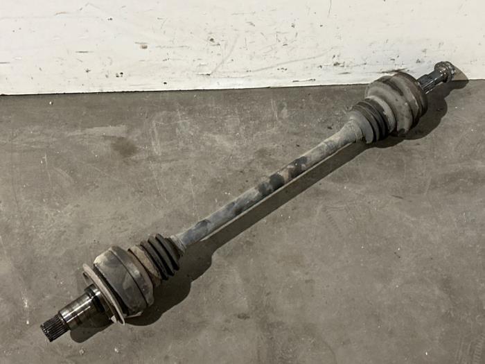 Antriebswelle links hinten von einem Mercedes E-Klasse