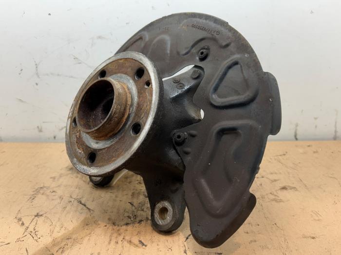 Achsschenkel rechts vorne von einem Mercedes Vito