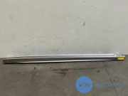 Schwelle links von einem Mercedes CLA (650)