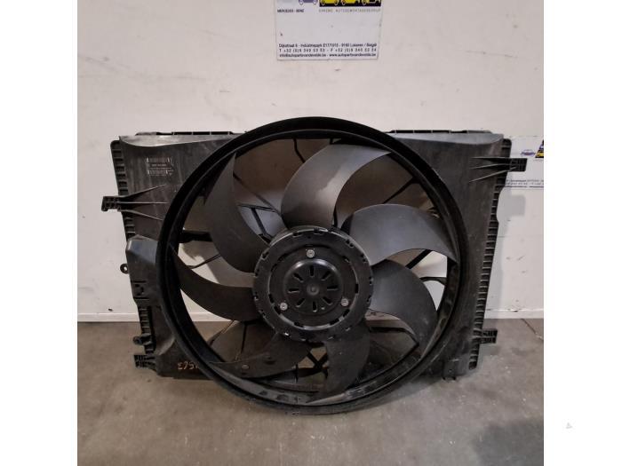 Motorkühlungslüfter von einem Mercedes GLA