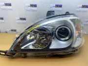 Scheinwerfer links von einem Mercedes ML-Klasse