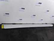 Schwelle links von einem Mercedes CLA (650)