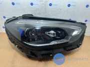 Scheinwerfer rechts von einem Mercedes C-Klasse