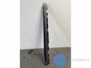 Schwelle rechts von einem Mercedes CLA