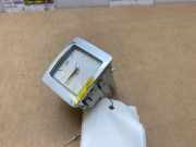 Uhr von einem Mercedes E-Klasse