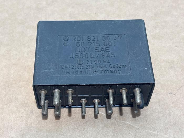 Richtungsanzeiger Relais von einem Mercedes 190E/D