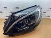 Scheinwerfer links von einem Mercedes C-Klasse