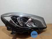 Scheinwerfer rechts von einem Mercedes CLA