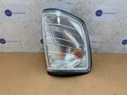 Richtungsanzeiger rechts von einem Mercedes E-Klasse