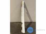 Schwelle links von einem Mercedes E-Klasse (149)