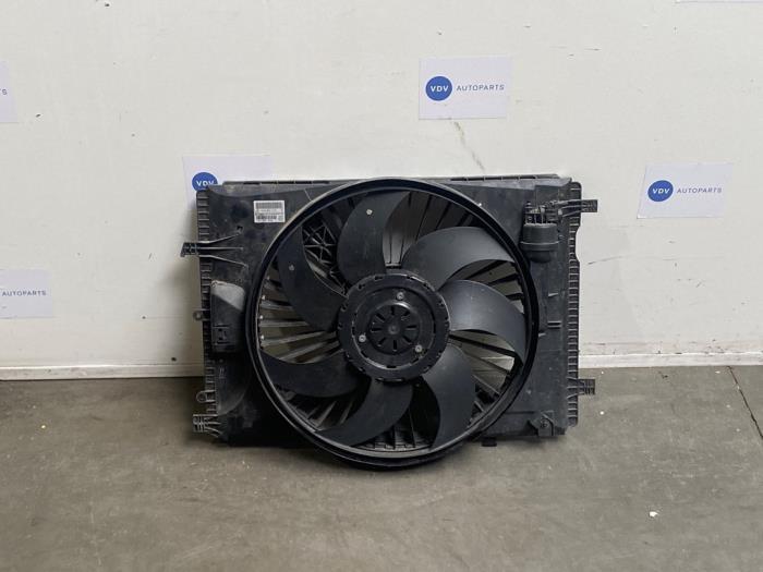 Motorkühlungslüfter von einem Mercedes CLS-Klasse