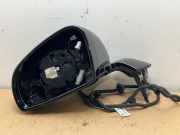 Außenspiegel links von einem Mercedes AMG GT