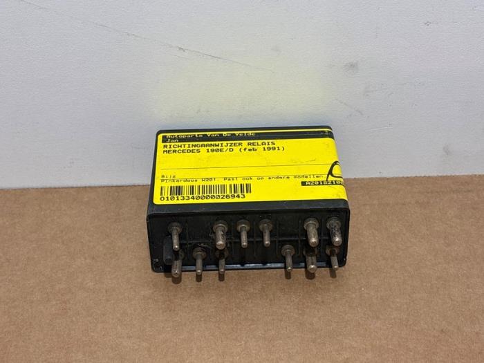 Richtungsanzeiger Relais von einem Mercedes 190E/D