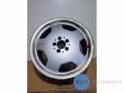 Felge von einem Mercedes SL